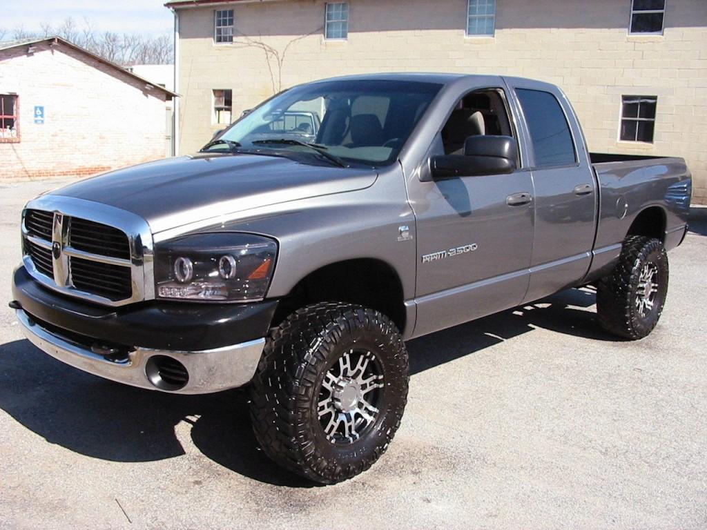 2006 Dodge Ram 2500 SLT Crew 4WD Shortie Cummins Diesel 6 speed for sale