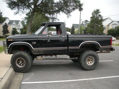1986 Ford F150 (4wd, v8, manual) for sale