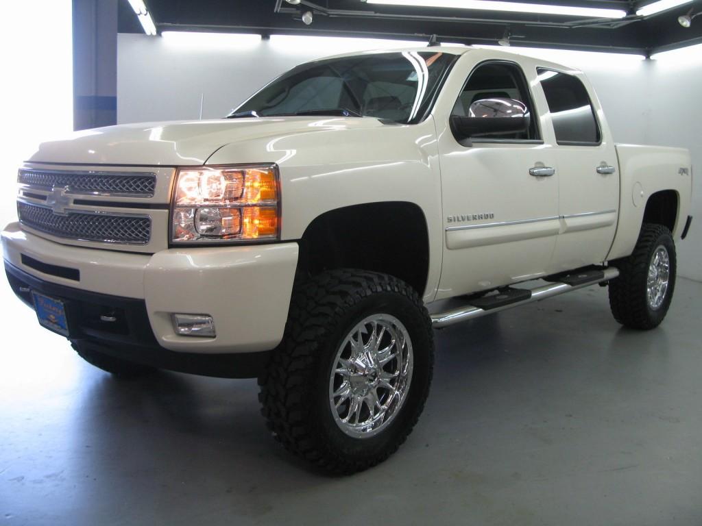 2013 Chevrolet Silverado 1500 4WD LTZ Crew Cab 4 Door 6.2L Lifted