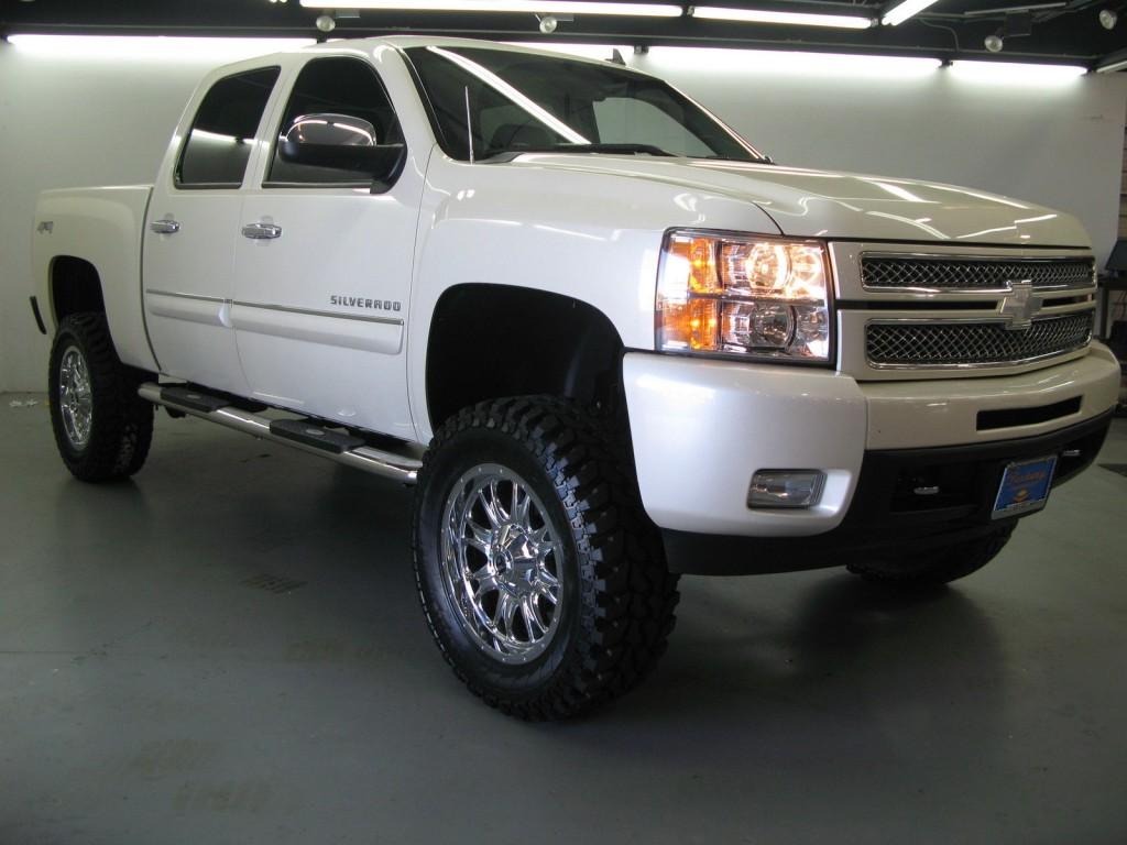 2013 Chevrolet Silverado 1500 4WD LTZ Crew Cab 4 Door 6.2L Lifted