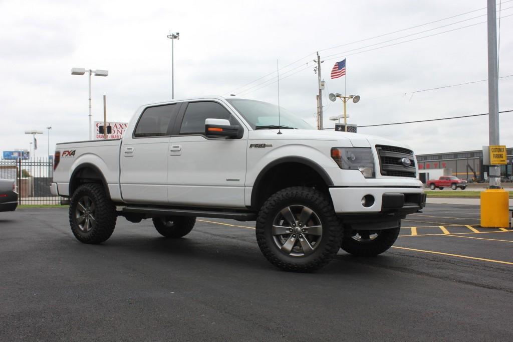 2014 Ford F 150 LIFT TRUCK Extended Cab Pickup