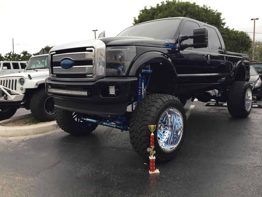 2015 Ford F 250 CrewCab Platinum Lifted Show Truck