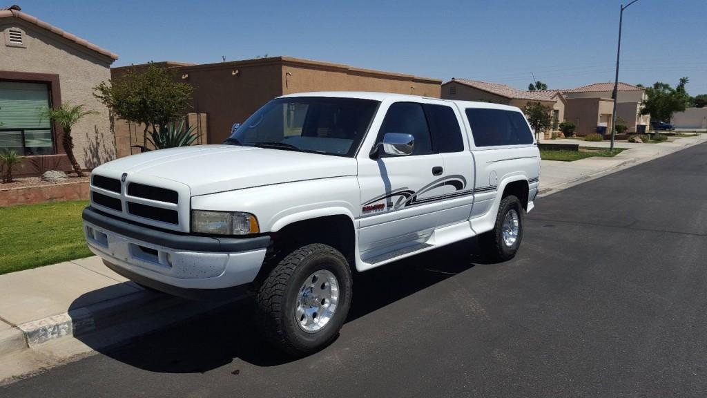 1997 Dodge Ram 1500 Sport Club Cab 4×4 Lift