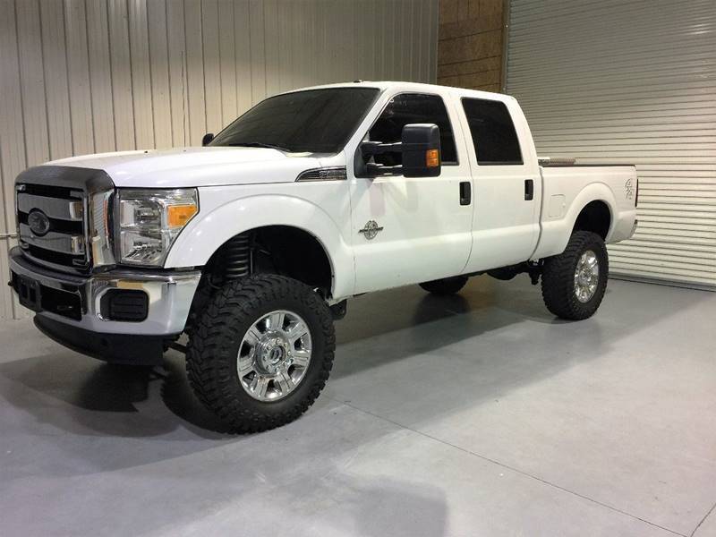 Well equipped 2015 Ford F 250 XLT 4×4 Crew Cab lifted