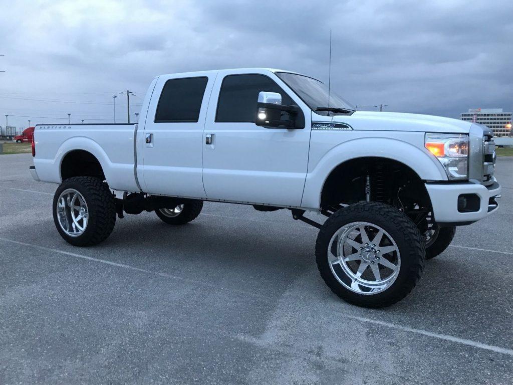 Absolutely flawless 2015 Ford F 250 PLATINUM lifted