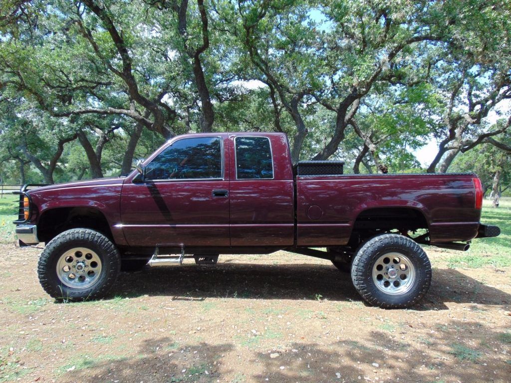 Burgundy hauler 1993 Chevrolet Pickups lifted