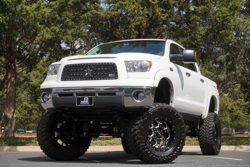 Show stopper 2008 Toyota Tundra Crewmax lifted truck