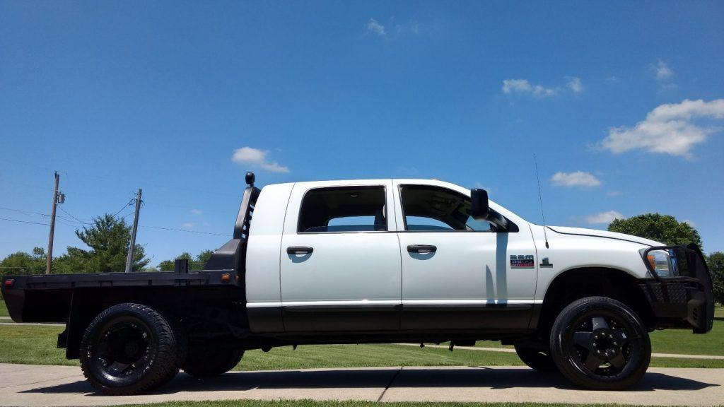 Lift bed 2008 Dodge Ram 3500 lifted