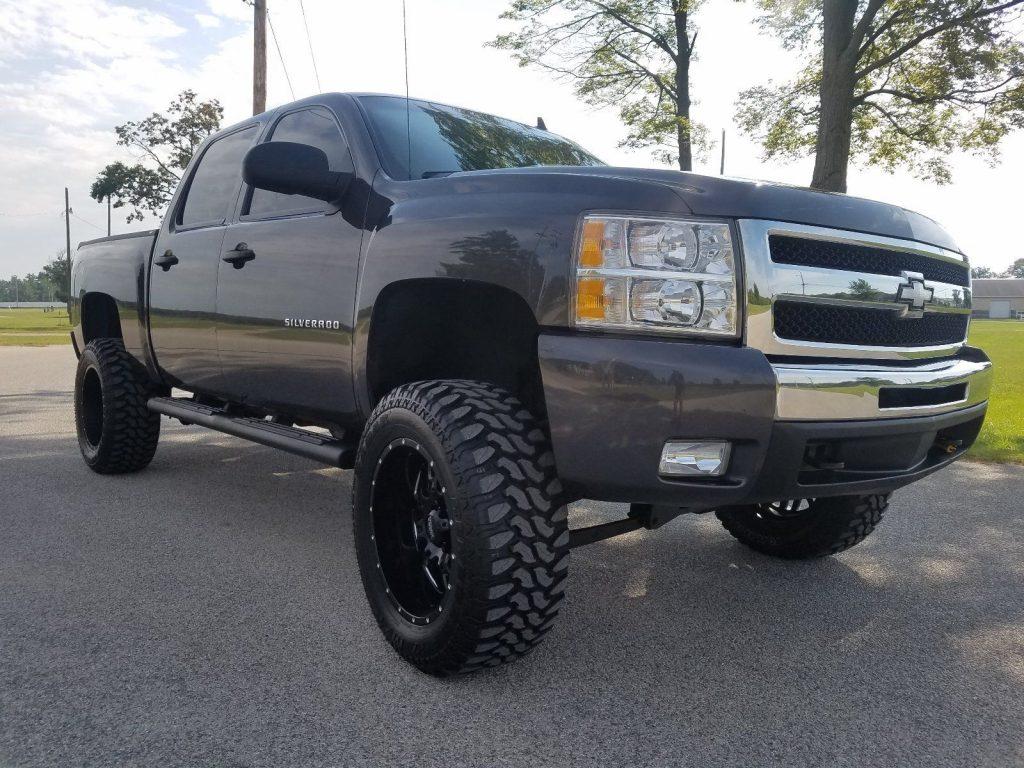 professionally built 2011 Chevrolet Silverado 1500 lifted