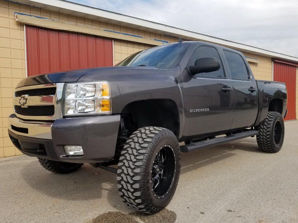 professionally built 2011 Chevrolet Silverado 1500 lifted for sale