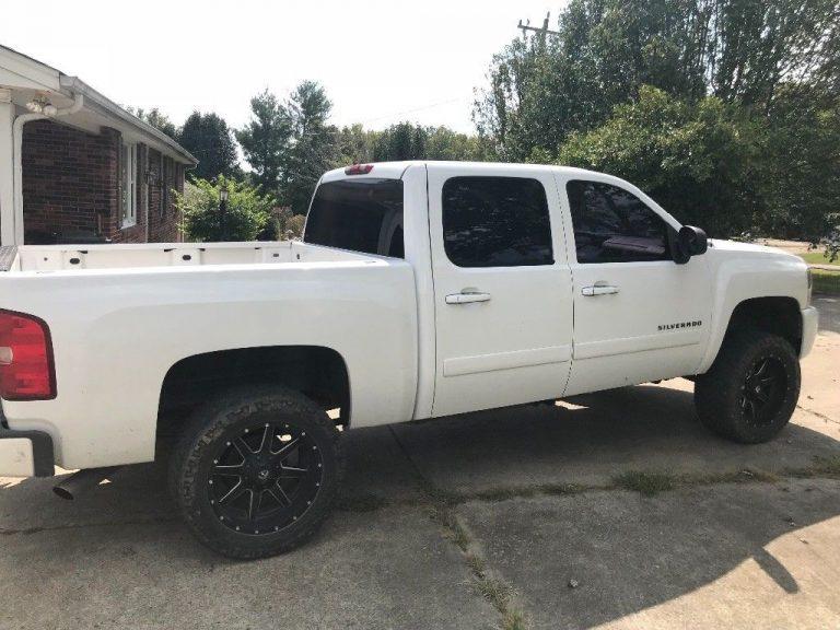 custom 2008 Chevrolet Silverado 1500 LTZ lifted for sale