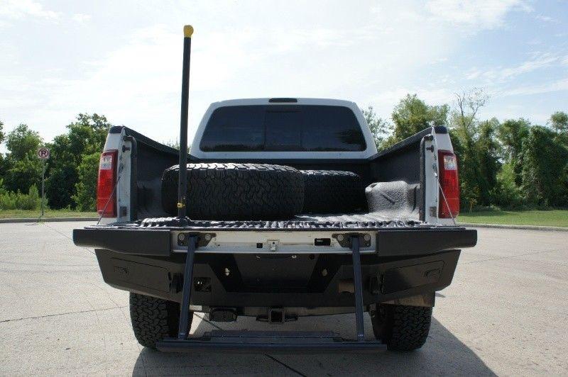 low miles 2008 Ford F-350 4WD Crew Cab XLT lifted