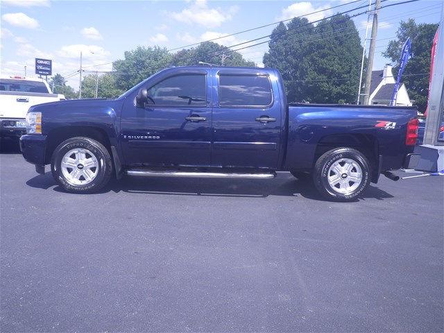 well loaded 2008 Chevrolet Silverado 1500 lifted