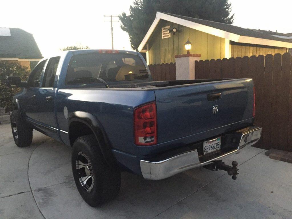 many extras 2005 Dodge Ram 2500 BIG HORN lifted