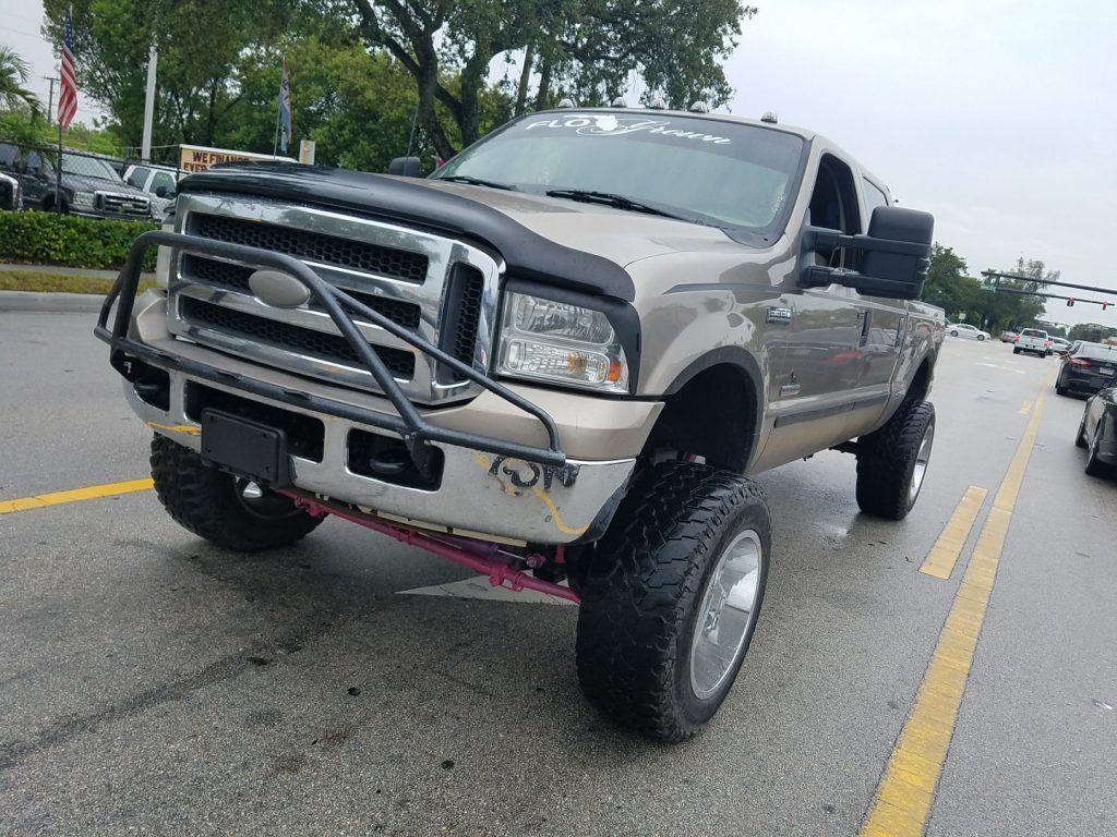 very clean 2006 Ford F 350 lifted