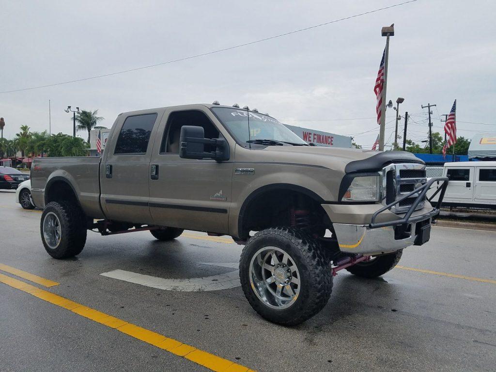 very clean 2006 Ford F 350 lifted