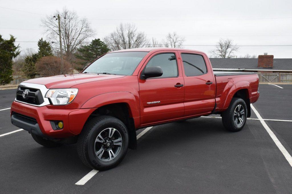 low miles 2013 Toyota Tacoma SR5 factory options lifted