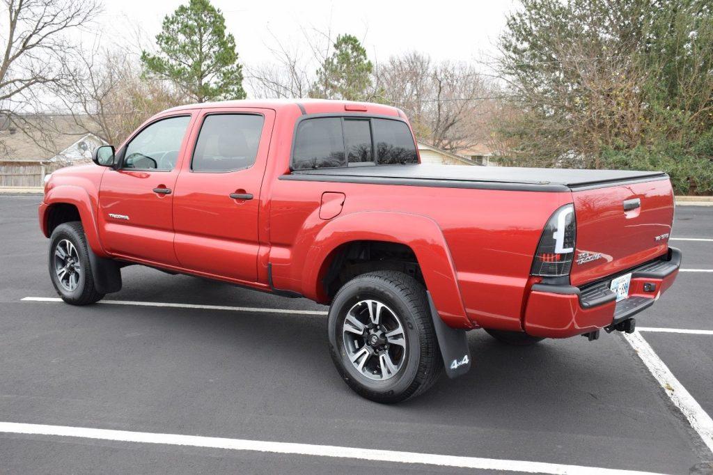 low miles 2013 Toyota Tacoma SR5 factory options lifted