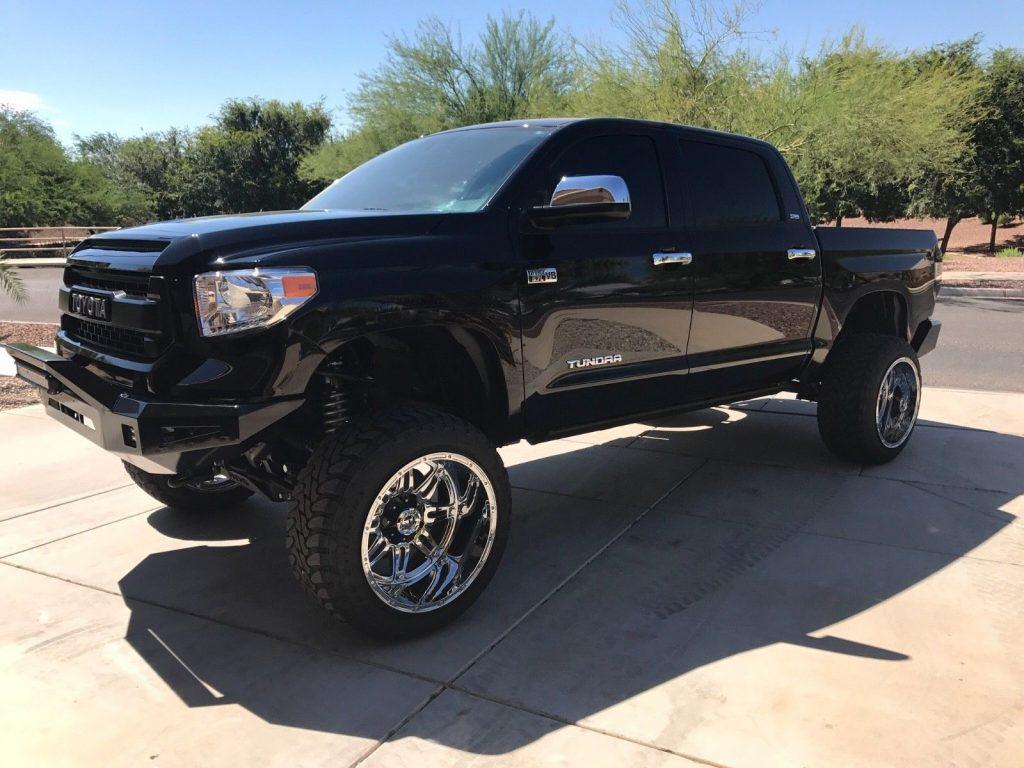 excellent condition 2014 Toyota Tundra TRD SR 5 lifted