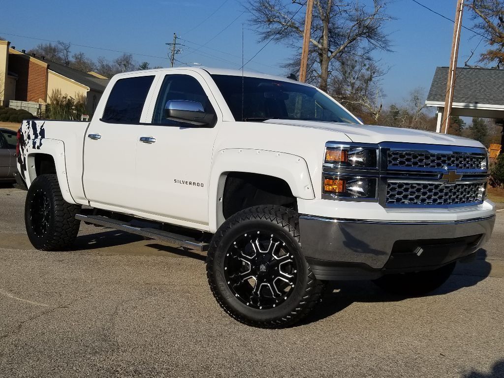 well optioned 2014 Chevrolet Silverado 1500 LT lifted