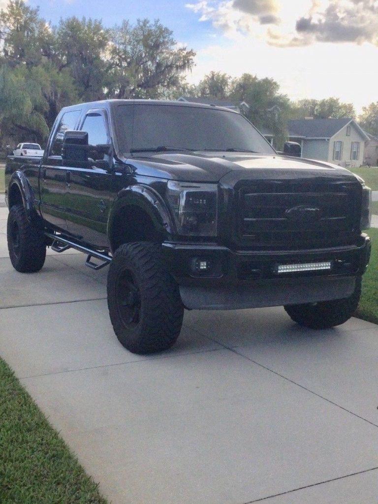 never offroaded 2013 Ford F 250 Lariat lifted