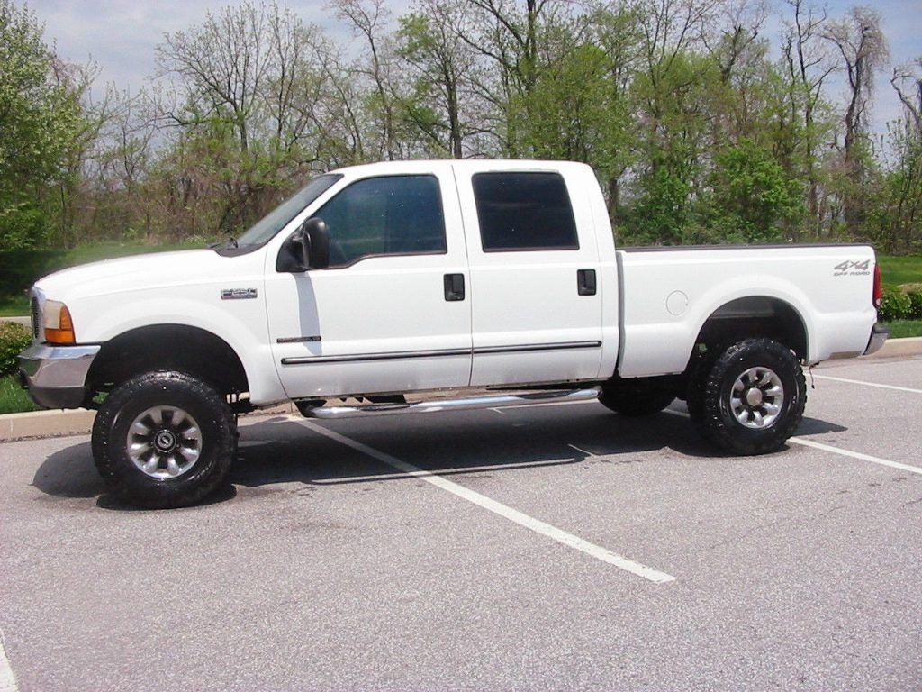 rust free 2000 Ford F 250 Lariat CREW Shortie lifted