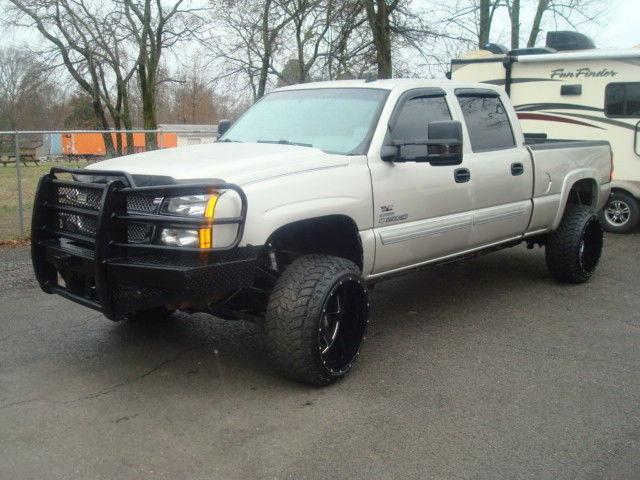 well optioned 2007 Chevrolet Silverado 2500 LT lifted