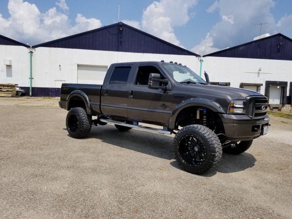 work truck 2005 Ford F 250 XLT Lariat lifted