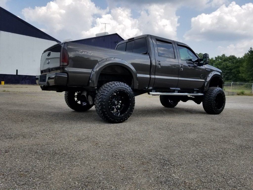 work truck 2005 Ford F 250 XLT Lariat lifted
