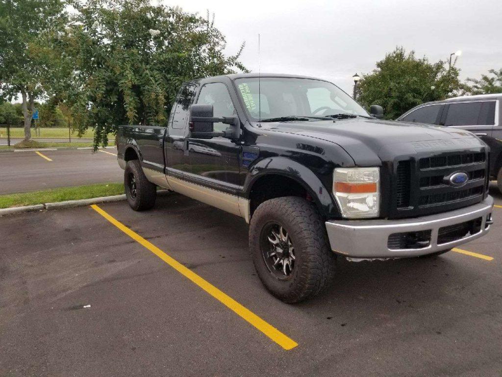 solid 2008 Ford F 350 XLT lifted