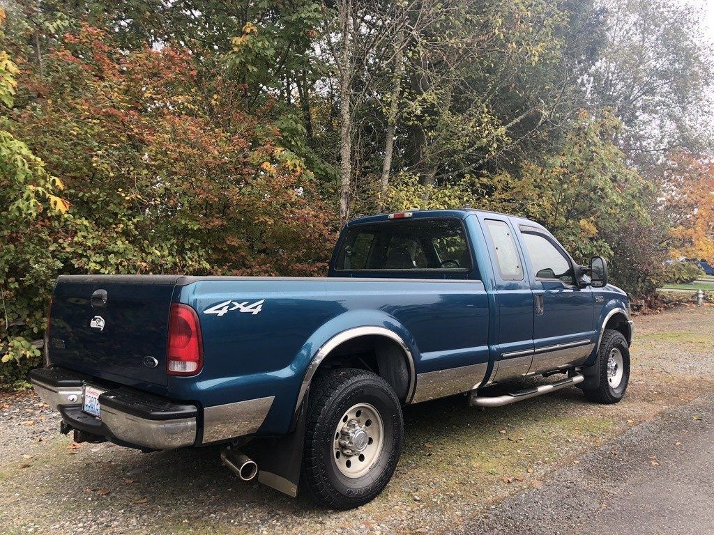 well serviced 2000 Ford F 250 XLT V10 Super DUTY lifted