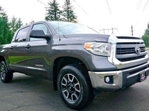 loaded with options 2014 Toyota Tundra SR5 lifted for sale