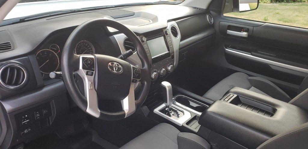 low mileage 2015 Toyota Tundra SR5 lifted