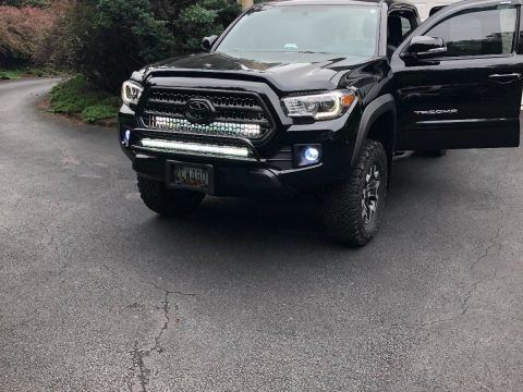 mint 2016 Toyota Tacoma TRD lifted for sale