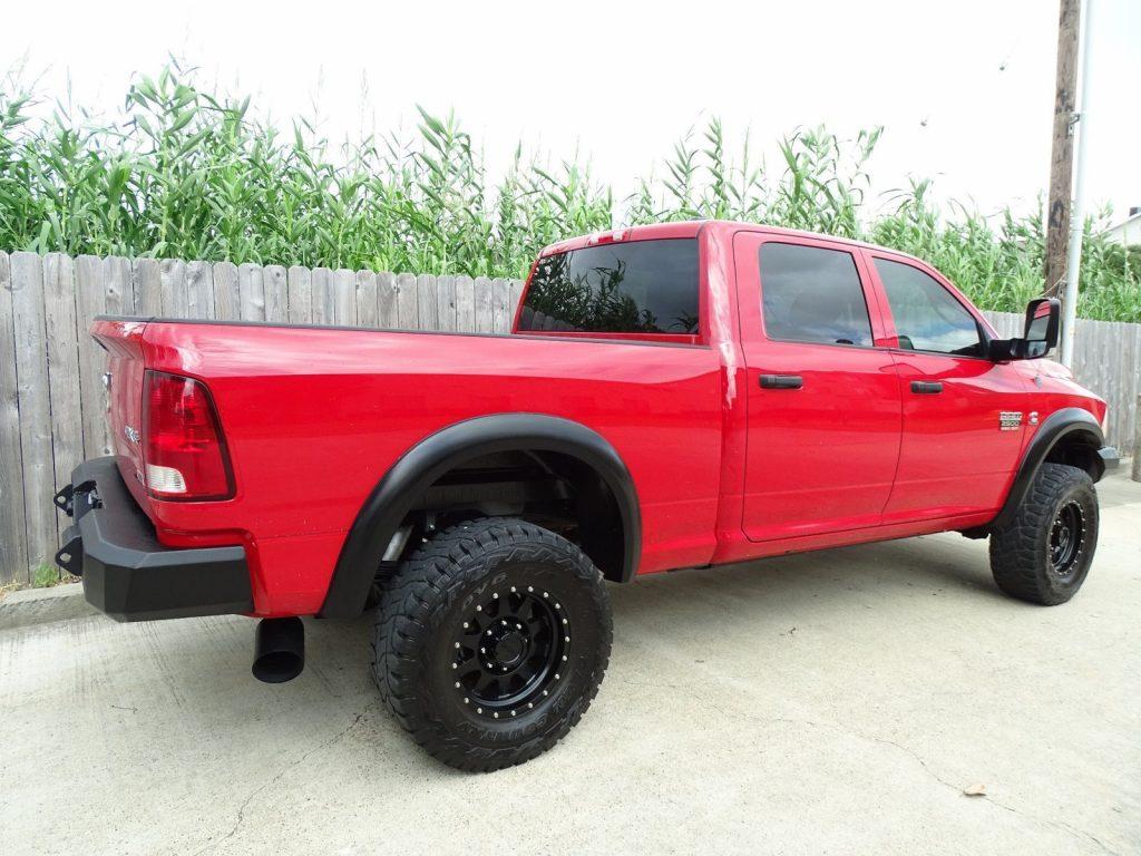 well equipped 2012 Dodge Ram 2500 ST pickup lifted