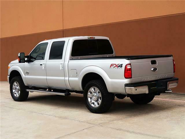 well optioned 2013 Ford F 250 Lariat lifted