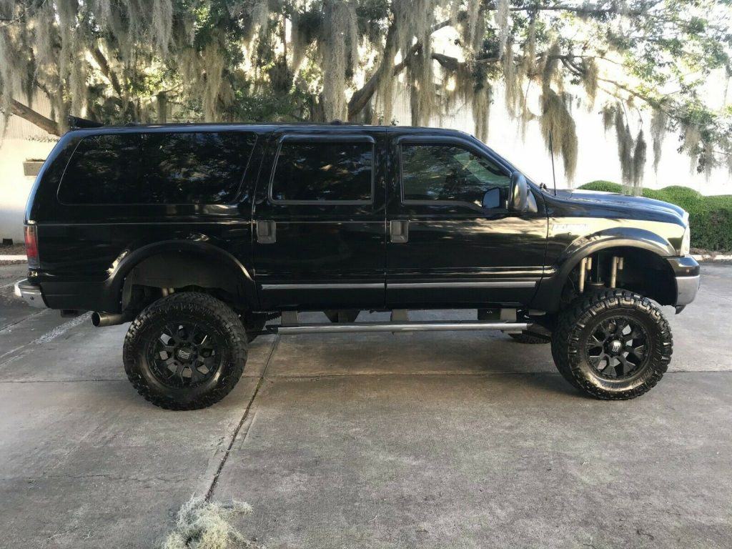 Loaded 2005 Ford Excursion XLT lifted