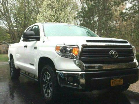 low mileage 2015 Toyota Tundra SR5 pickup lifted for sale