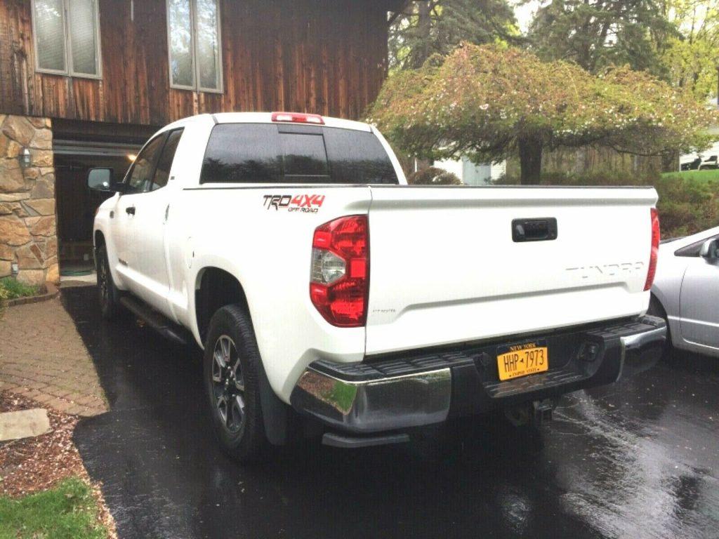 low mileage 2015 Toyota Tundra SR5 pickup lifted