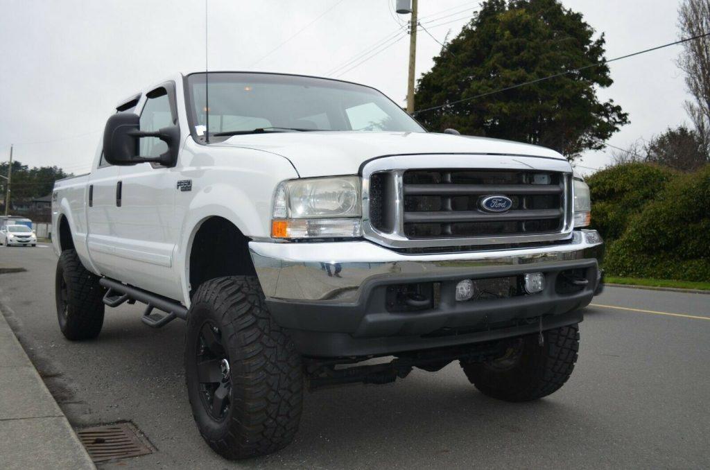 well equipped 2002 Ford F 350 Lariat lifted