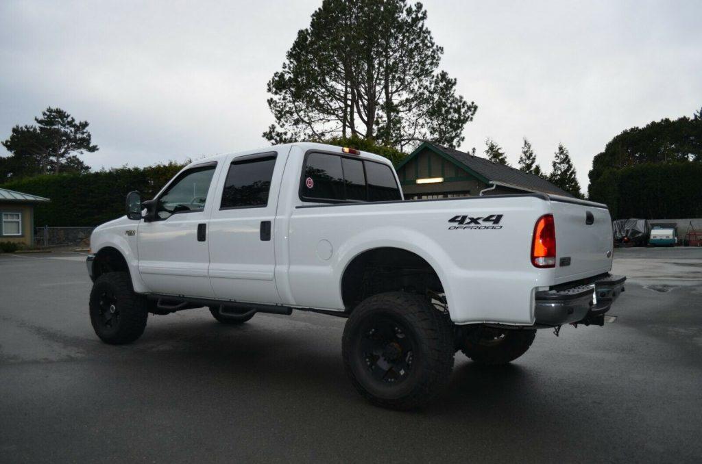 well equipped 2002 Ford F 350 Lariat lifted