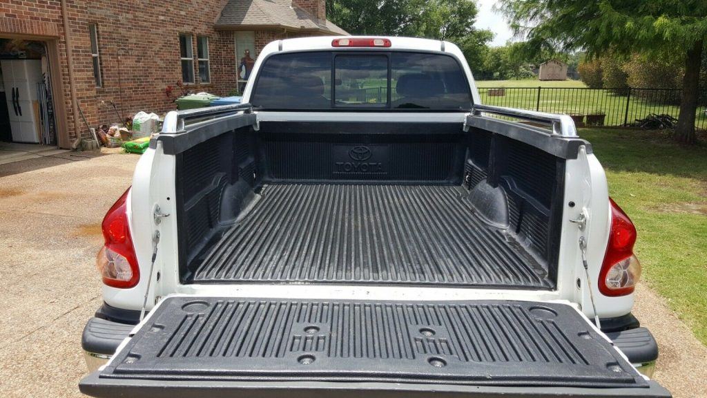 well serviced 2003 Toyota Tundra SR5 lifted