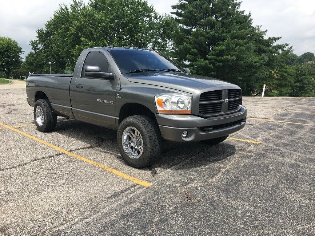 new parts 2006 Dodge Ram 2500 ST lifted