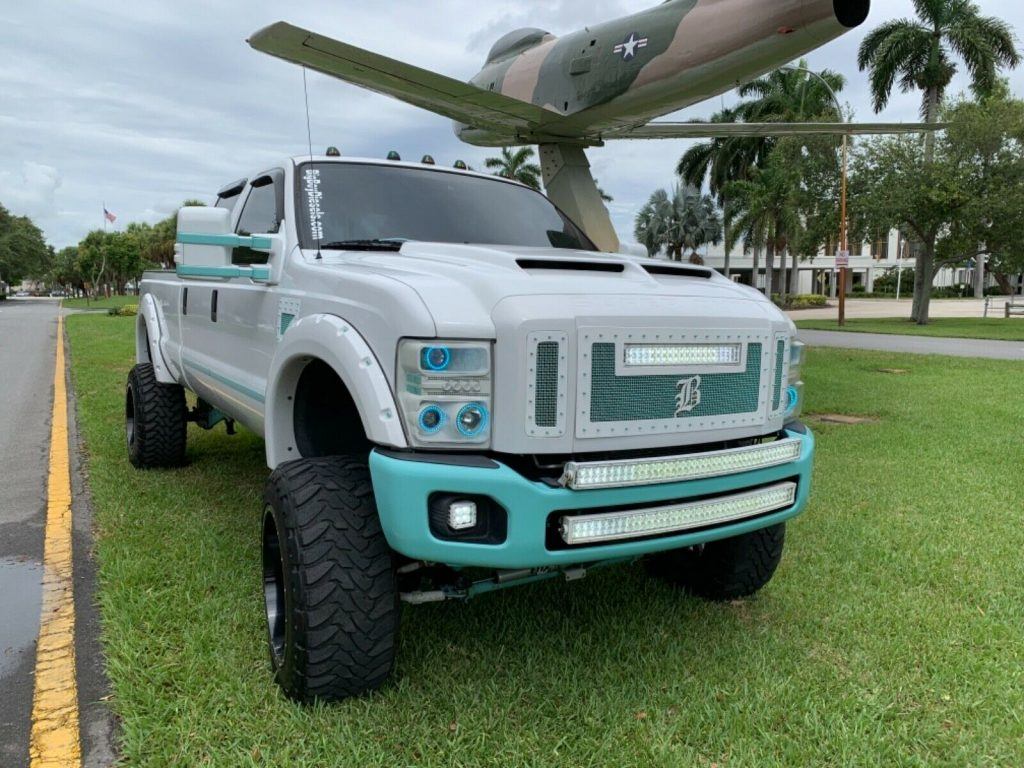well modified 2008 Ford F 350 FX4 pickup lifted