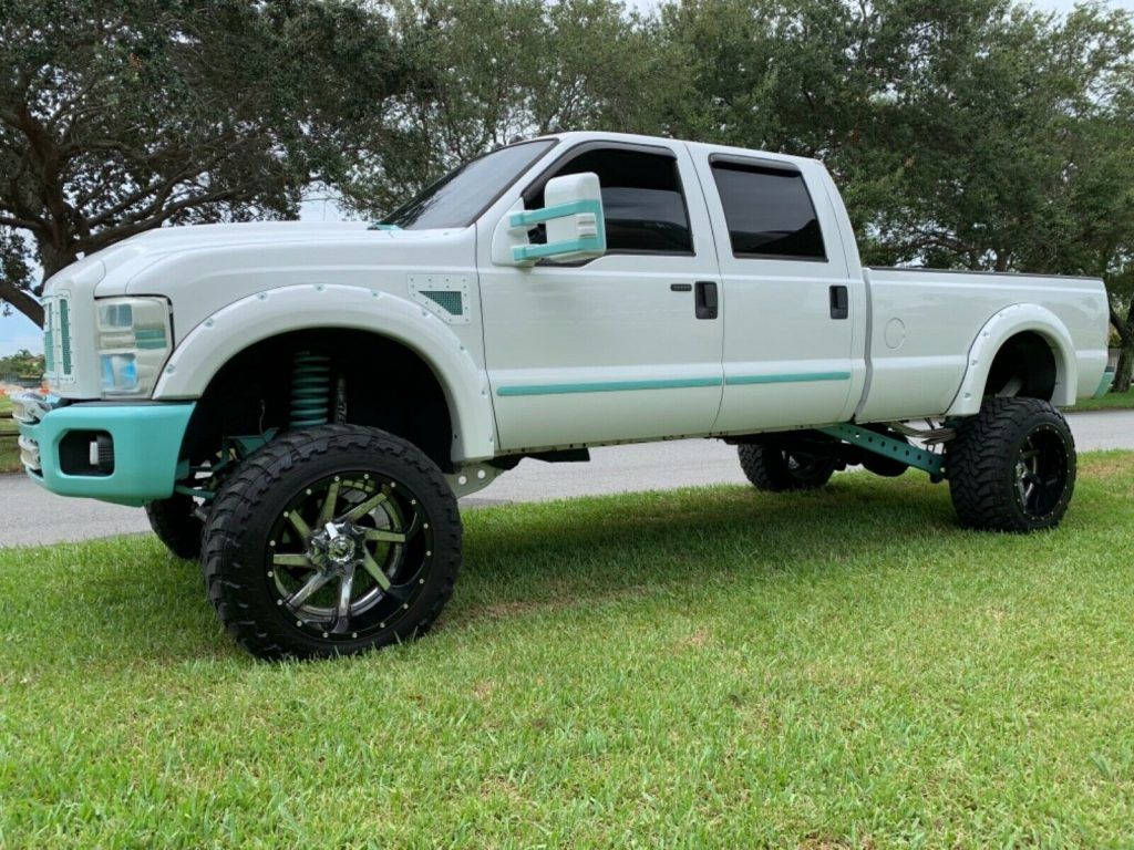 well modified 2008 Ford F 350 FX4 pickup lifted