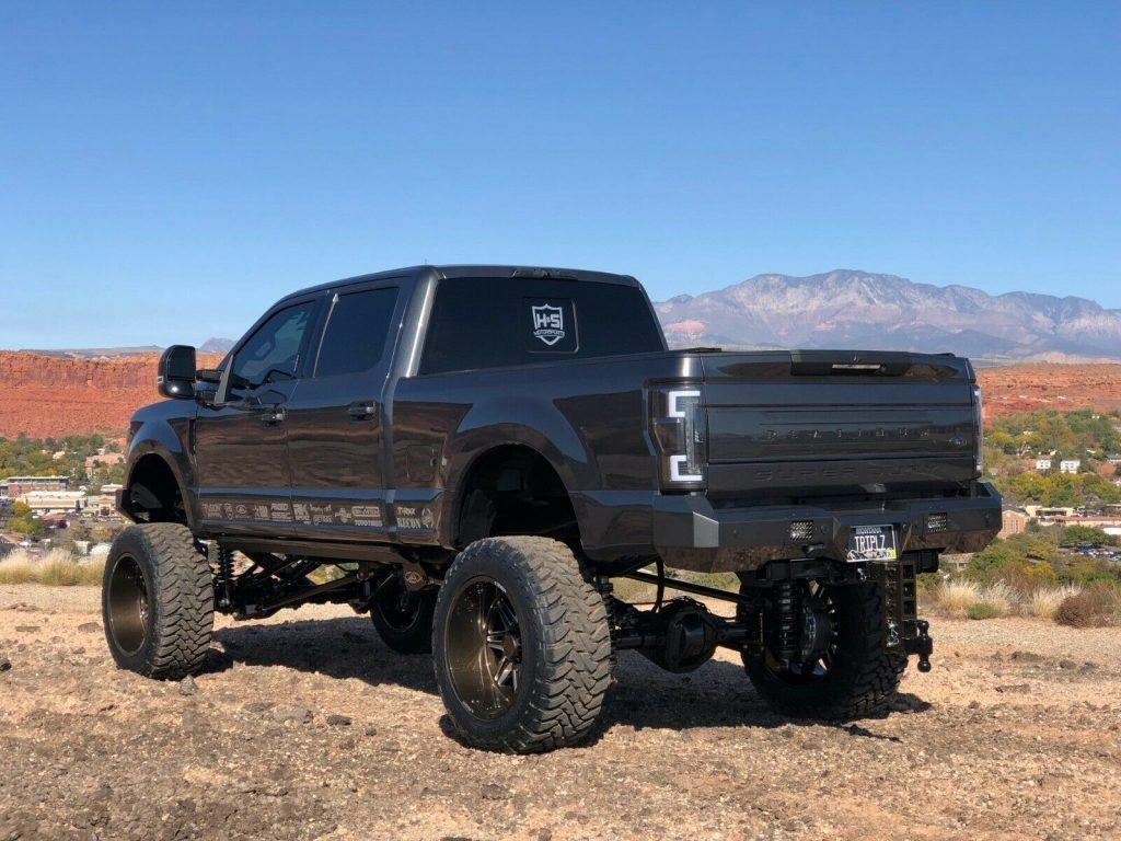 well modified 2017 Ford F 350 Platinum lifted