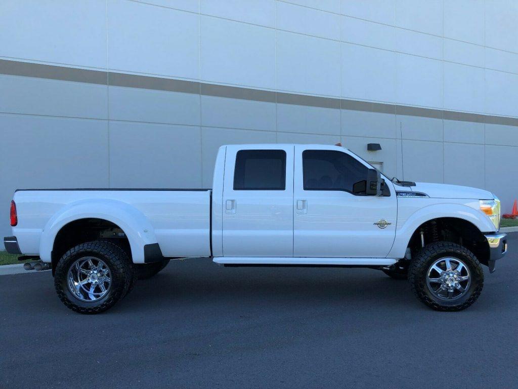 well optioned 2016 Ford F 350 LARIAT lifted