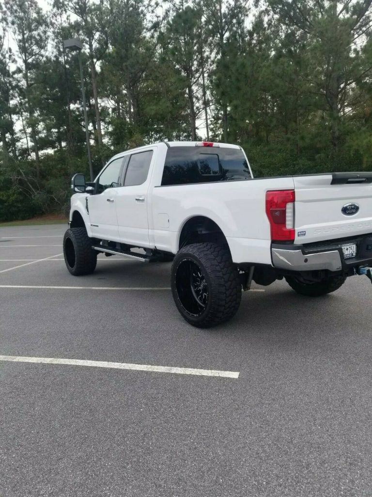 low miles 2017 Ford F 250 LARIAT lifted