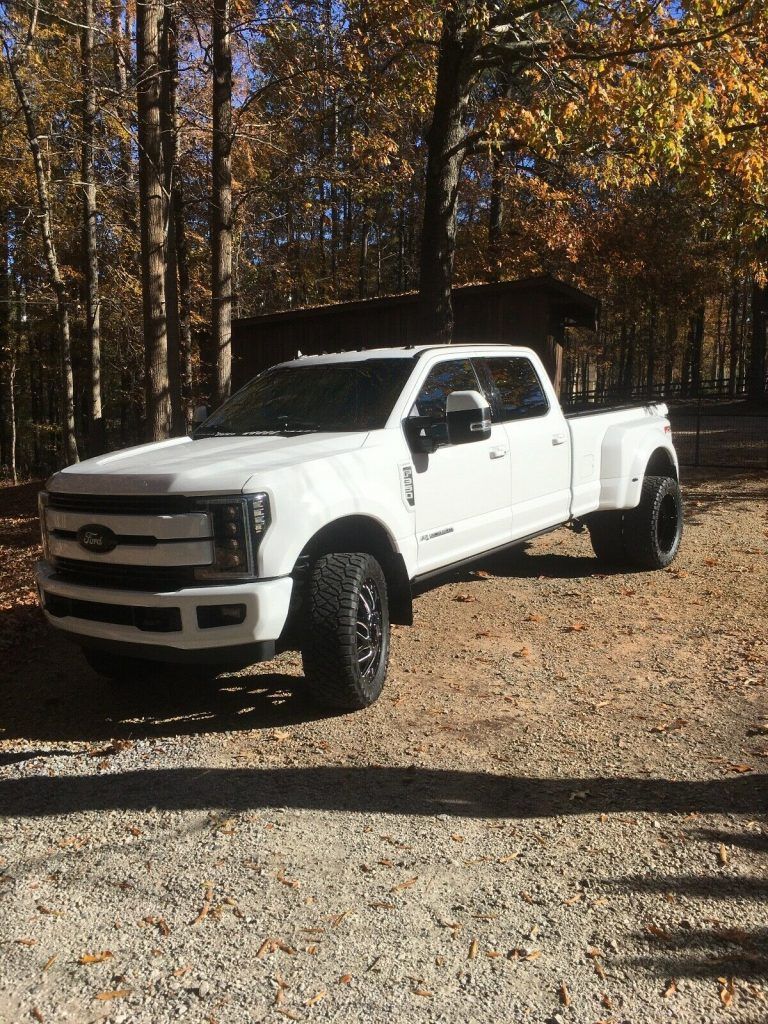 modified 2019 Ford F 350 Lariat Dually lifted