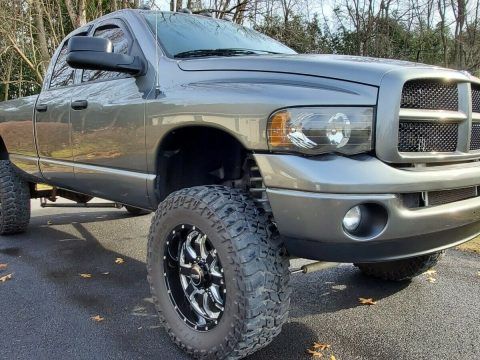 well optioned 2005 Dodge Ram 2500 slt lifted for sale